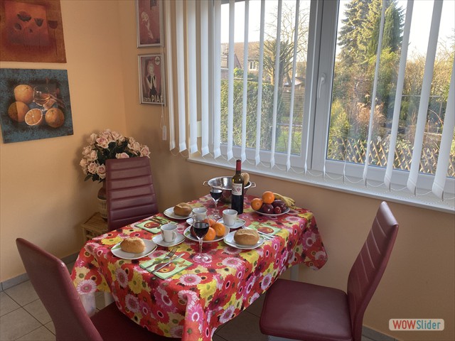 oase-1w43 gedeckter küchentisch